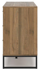 Deanlow Bedroom Package